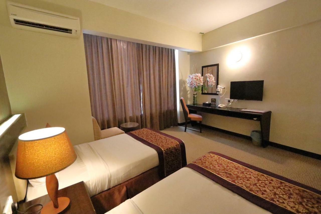 The Guest Hotel & Spa Port Dickson Exterior photo